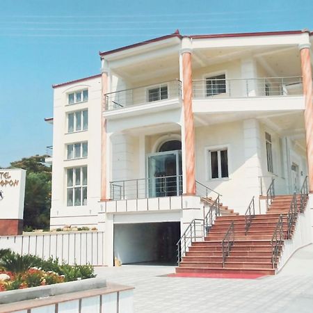 Hotel Melastron Elaszóna Kültér fotó