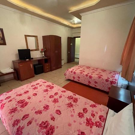 Hotel Melastron Elaszóna Kültér fotó